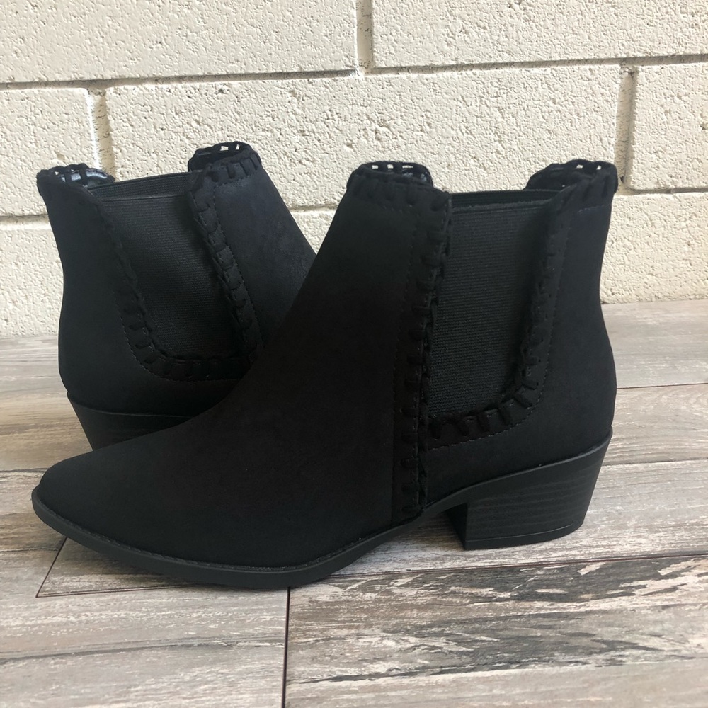 Size 6 Black Braided Chelsea Low Heel Ankle Boot